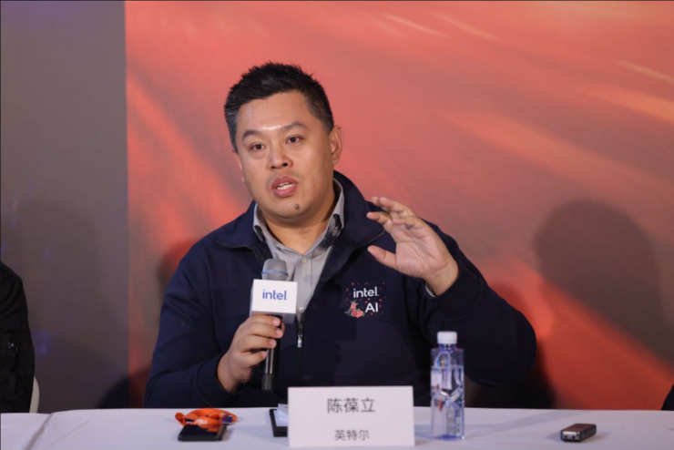 Ӣ�ض��������Ultra����ǿ��������ȫ�濪��AI PCʱ��