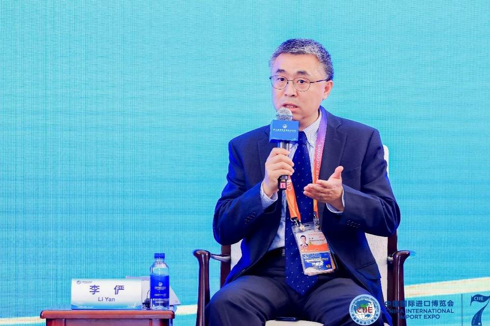 ��ͨЯ����8�������������ᣬչʾ�ն˲�AI���������������³ɹ�